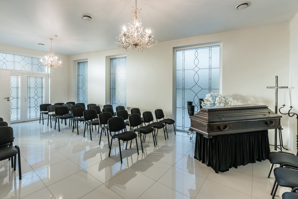 Šarvojimo salės Vilniuje: kuo turi pasižymėti kokybiški laidojimo namai?